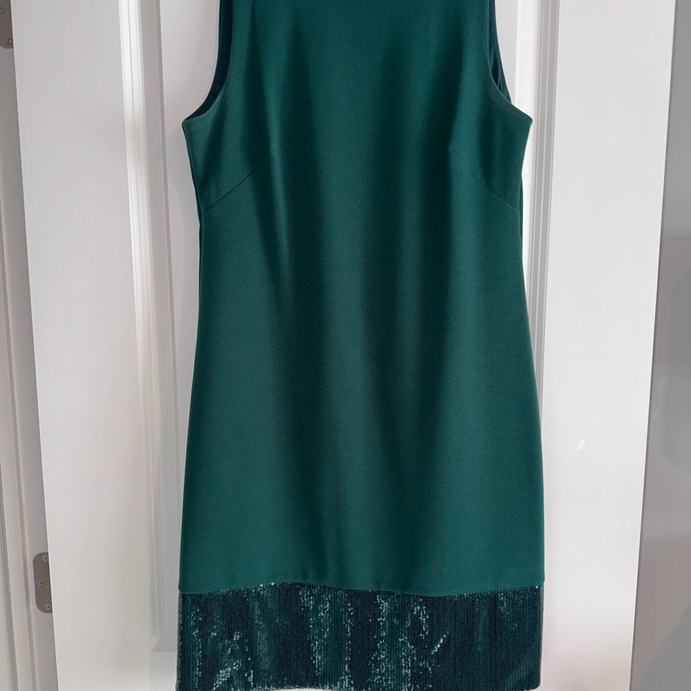 Elegant Green Sleeveless Dress